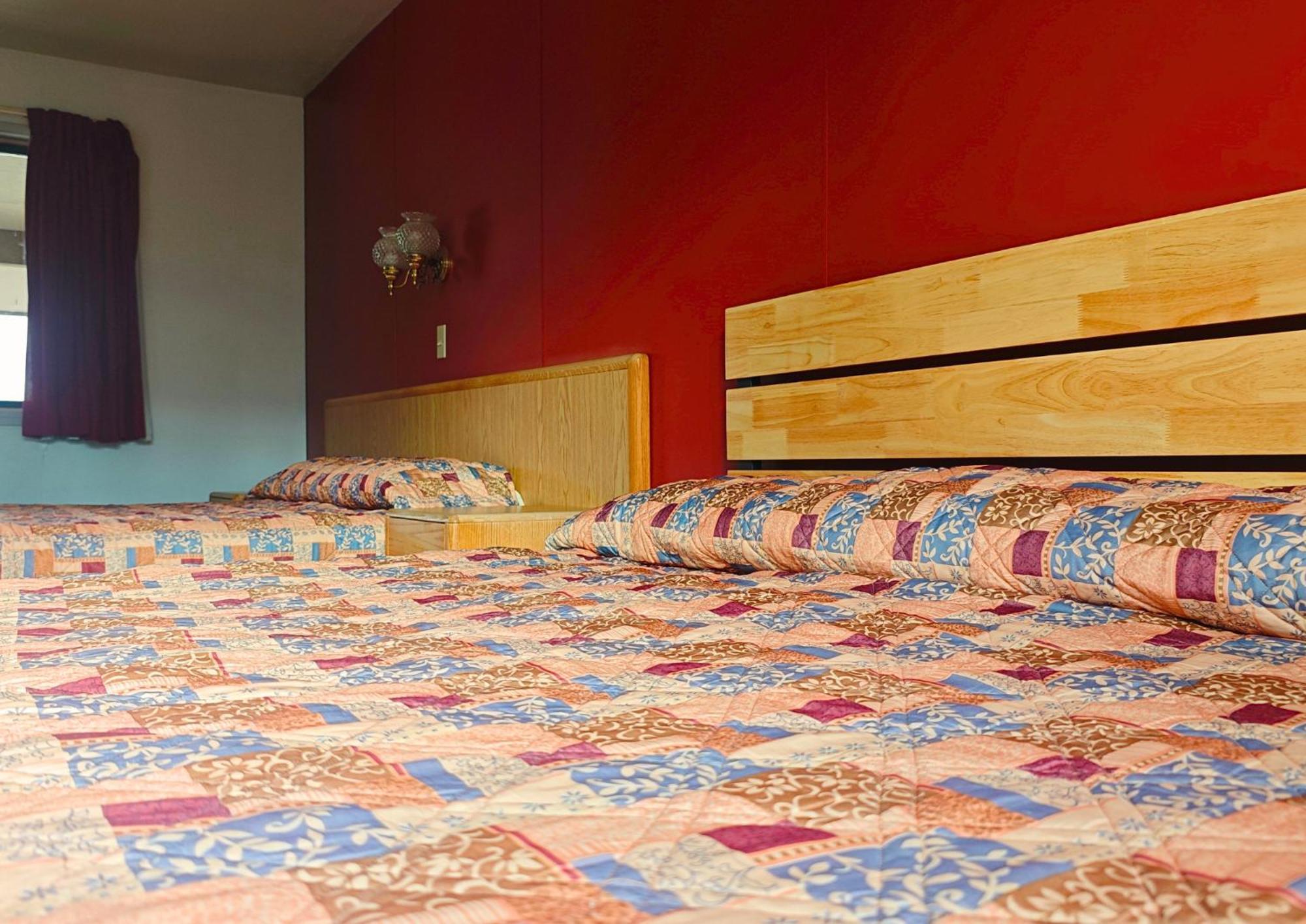היינס ג'נקשן Cozy Corner Motel & Restaurant מראה חיצוני תמונה